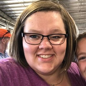 Meet your Posher, Carissa